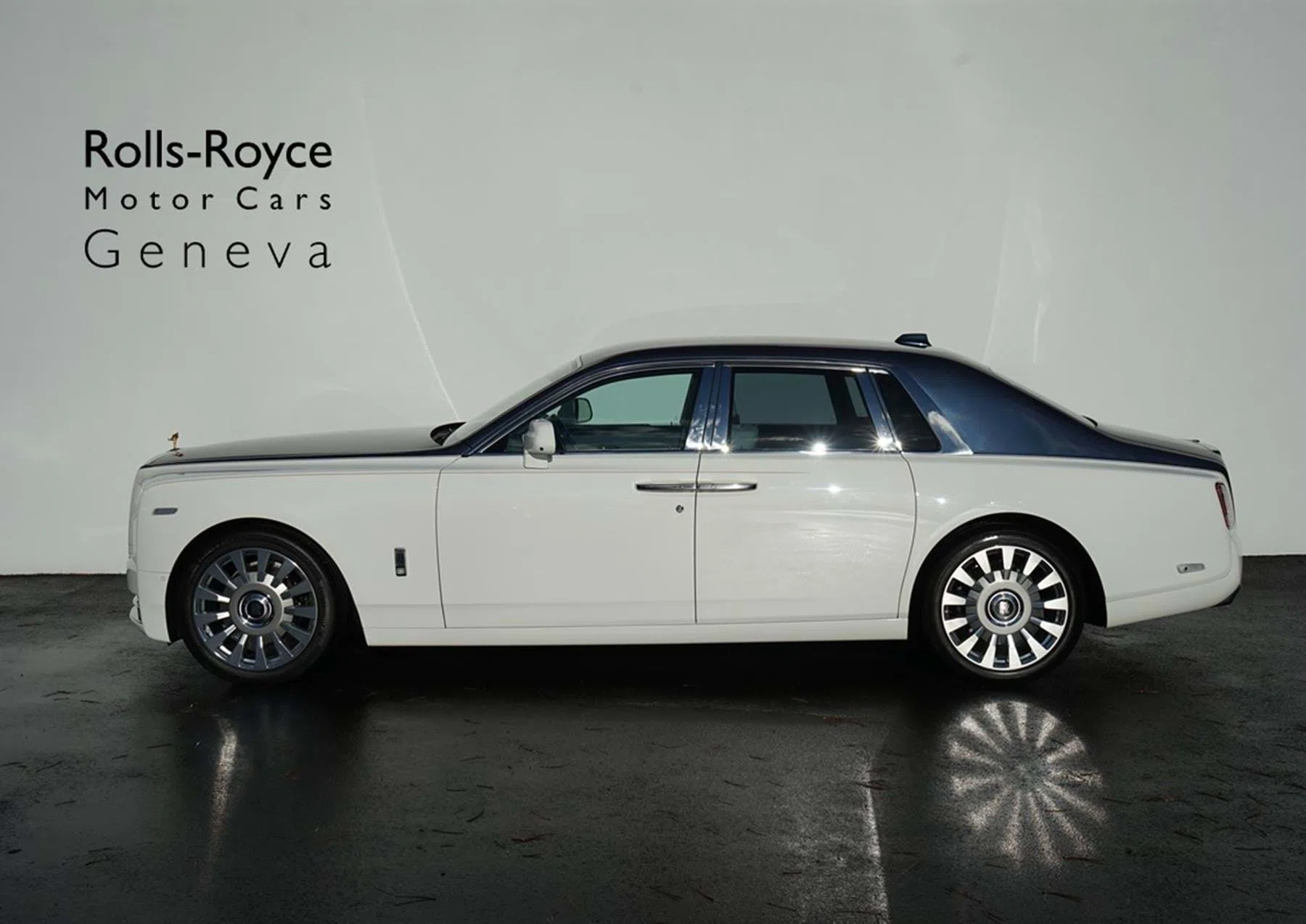 2017 Rolls-Royce Phantom VIII English White & Iguazu Blue for sale, exterior, English White & Iguazu Blue