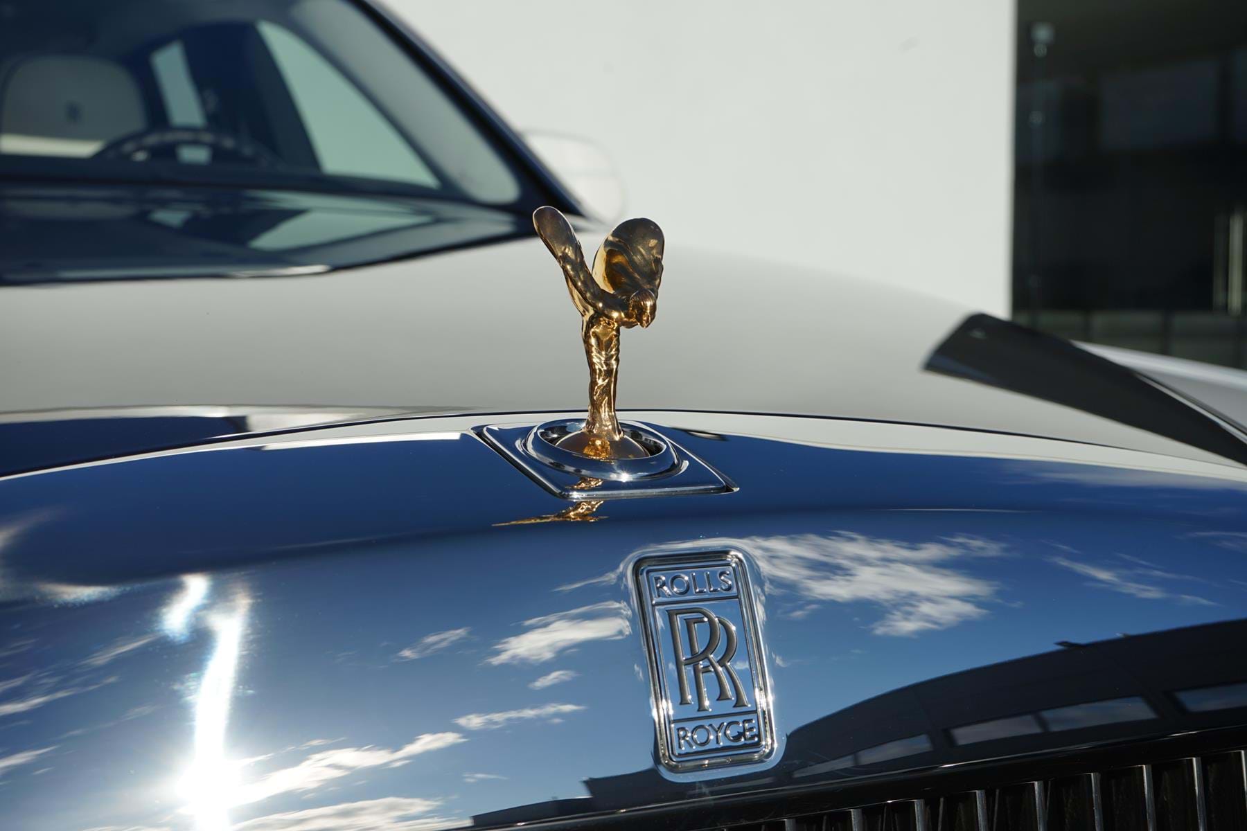 2017 Rolls-Royce Phantom VIII English White & Iguazu Blue, 11/20