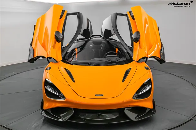 2021 McLaren 765LT Coupe Coupe, 4/20