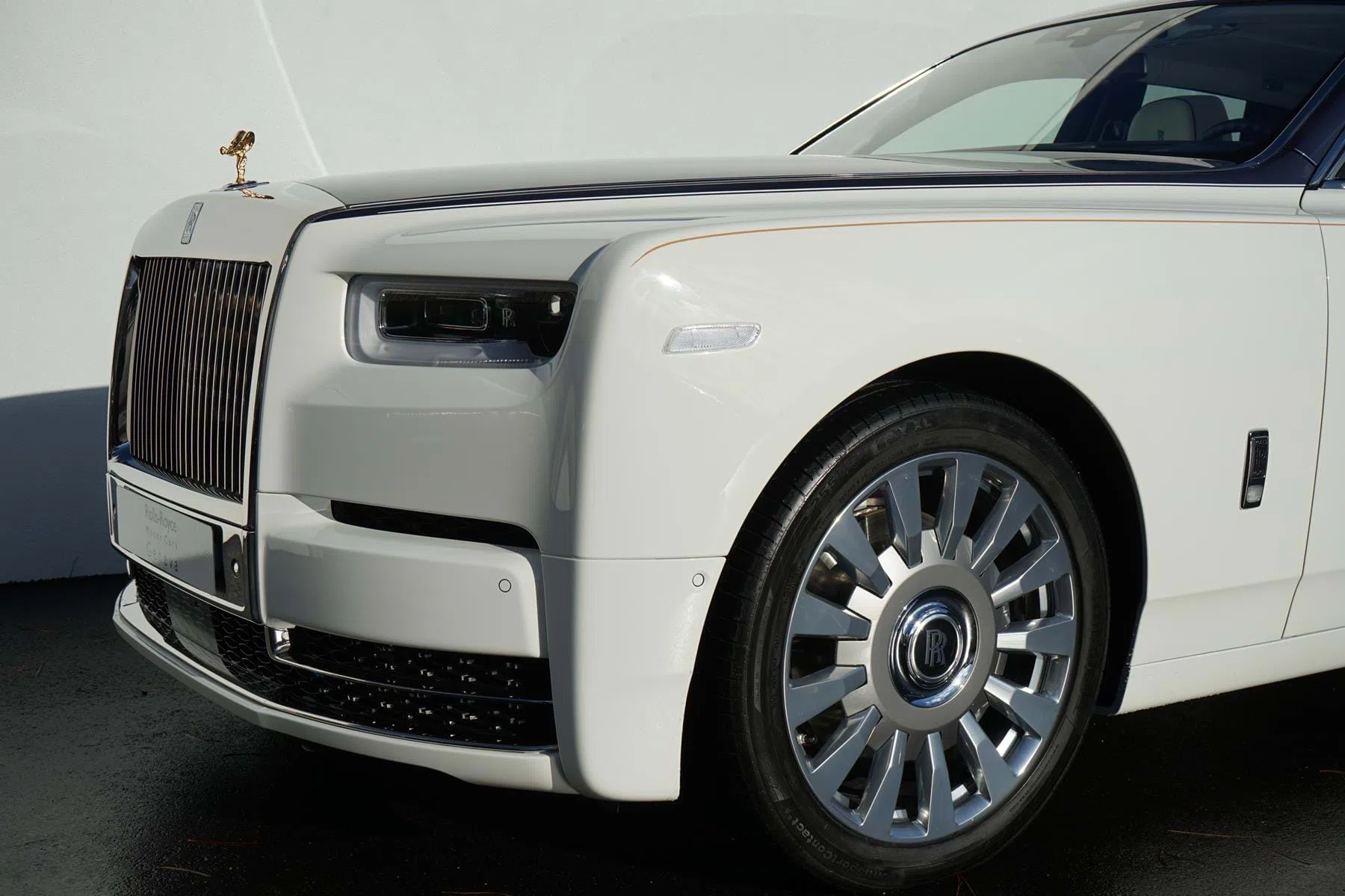 2017 Rolls-Royce Phantom VIII English White & Iguazu Blue for sale, exterior, English White & Iguazu Blue