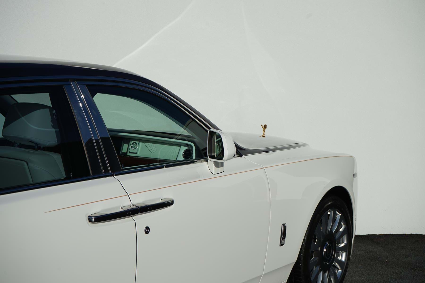 2017 Rolls-Royce Phantom VIII English White & Iguazu Blue, 14/20