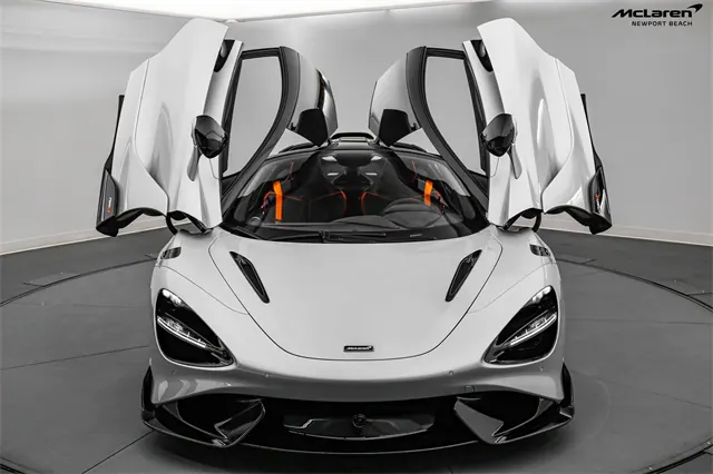 2021 McLaren 765LT Base, 4/20