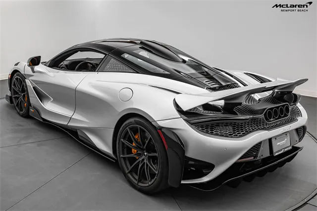 2021 McLaren 765LT Base, 13/20