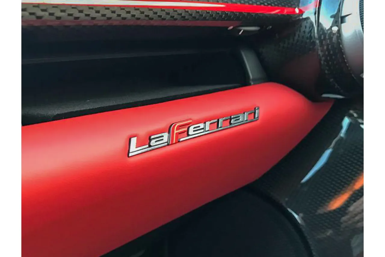 2018 Ferrari LaFerrari, 2/2