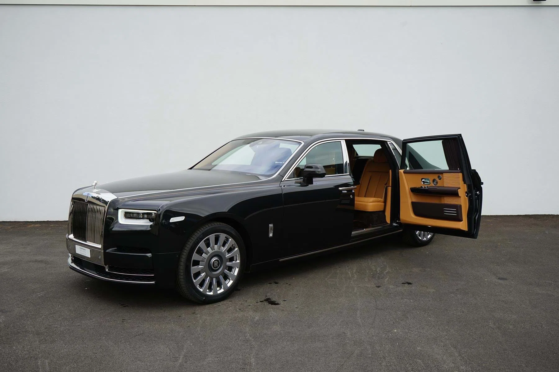 2019 Rolls-Royce Phantom VIII Extended Wheelbase