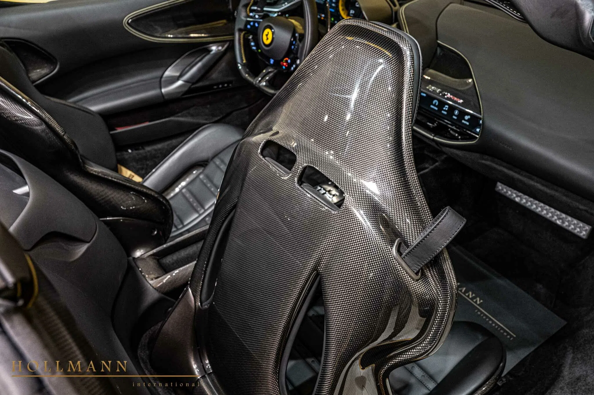 2022 Ferrari SF90 Spider by NOVITEC interior, Nero