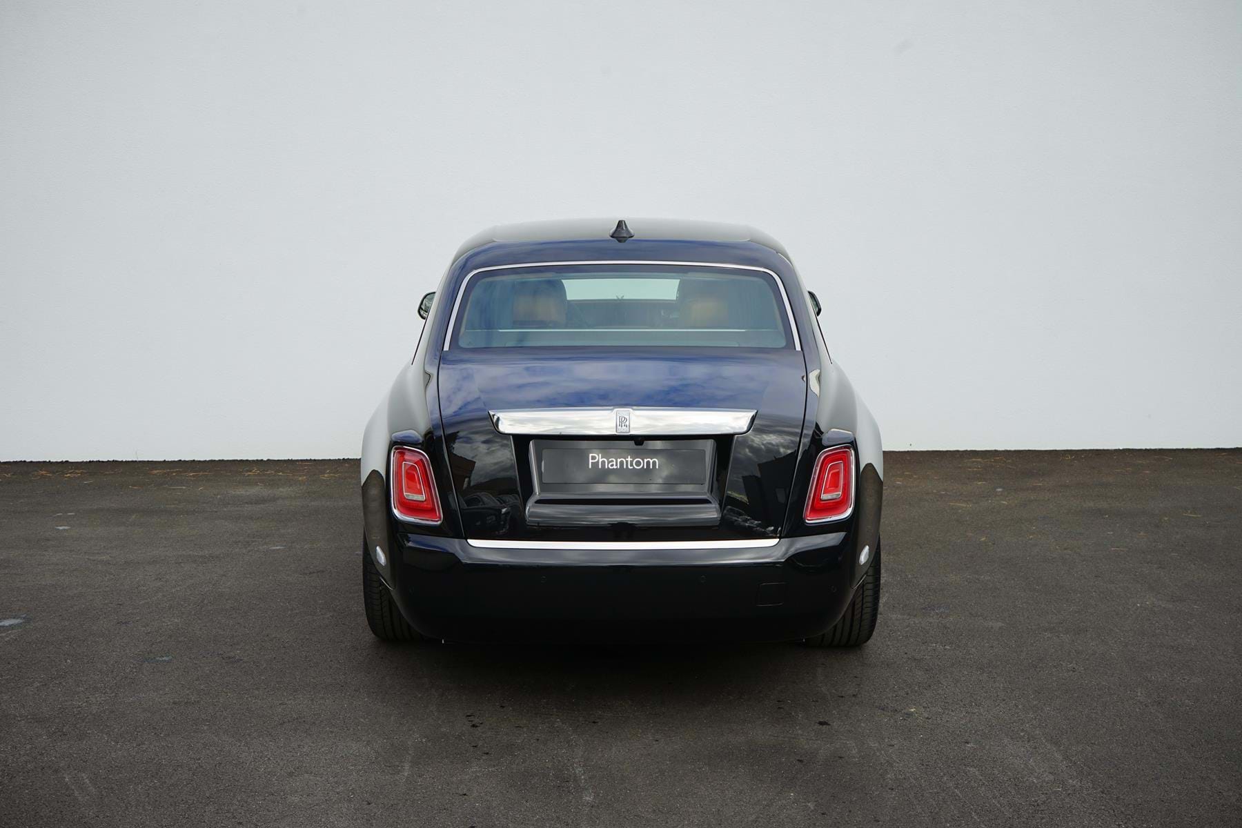 2019 Rolls-Royce Phantom VIII Extended Wheelbase, 6/20