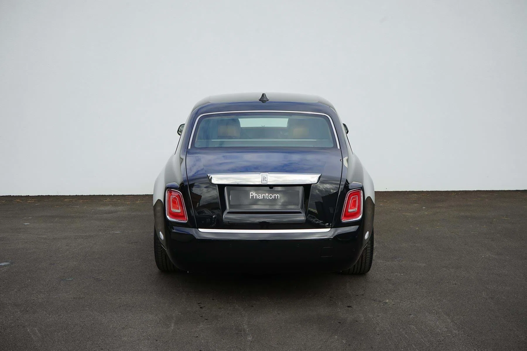 2019 Rolls-Royce Phantom VIII Extended Wheelbase for sale, exterior, Infinity Black