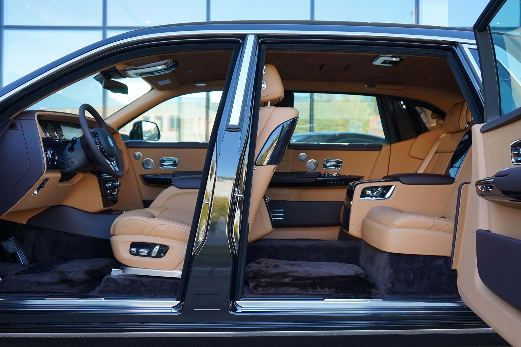 2019 Rolls-Royce Phantom VIII Extended Wheelbase, 7/20
