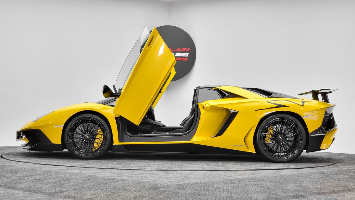 2016 Lamborghini Aventador SV Roadster – 1 of 500, 3/19