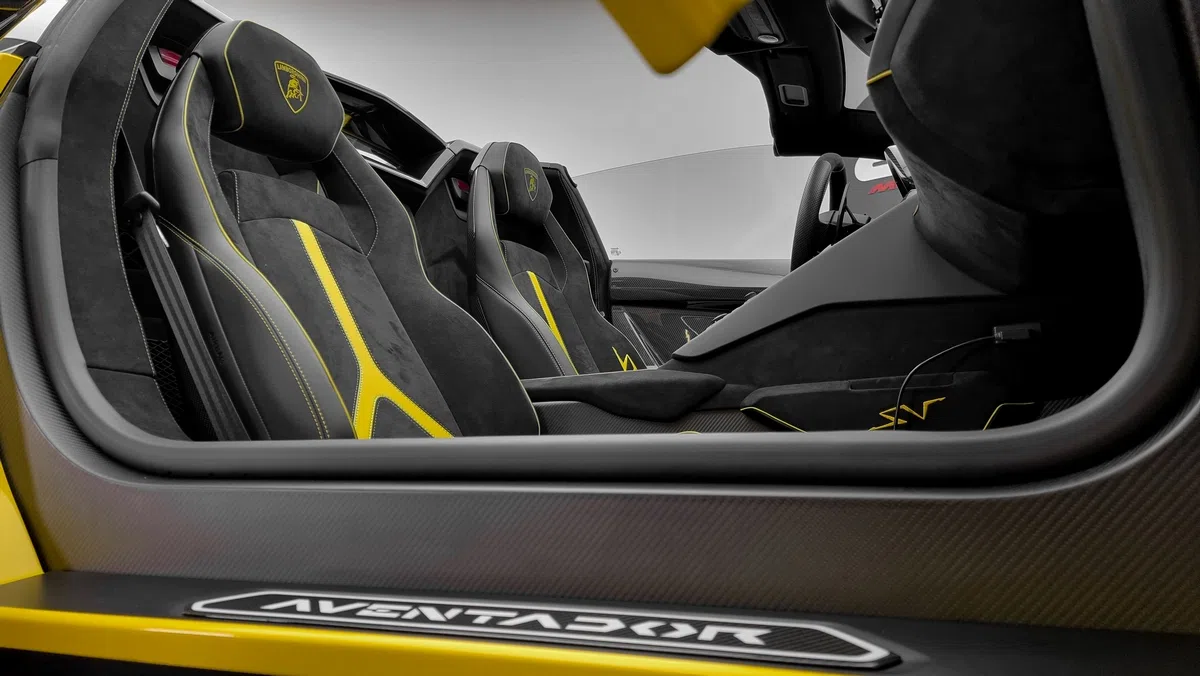 2016 Lamborghini Aventador SV Roadster – 1 of 500 interior, seats