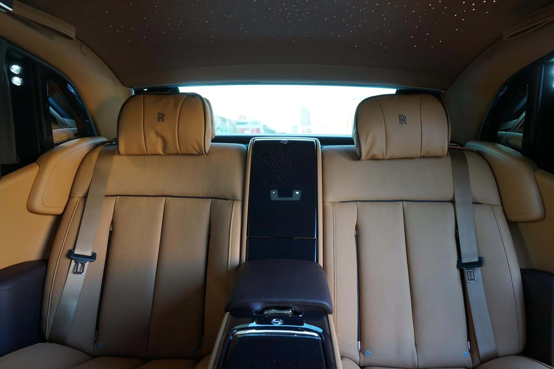 2019 Rolls-Royce Phantom VIII Extended Wheelbase interior, seats, Tan & Dark Spice