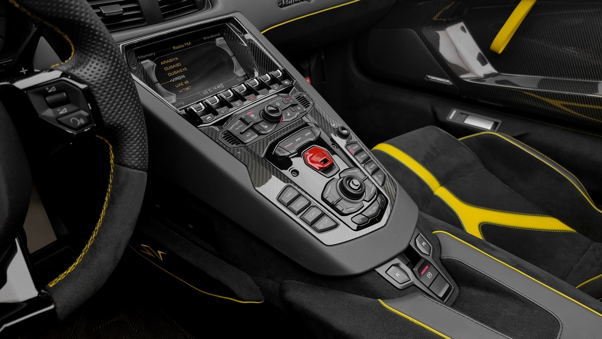 2016 Lamborghini Aventador SV Roadster – 1 of 500, 17/19