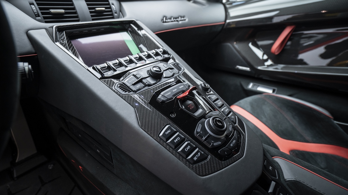 2016 Lamborghini Aventador LP750-4 SV – 1 of 600, 5/19