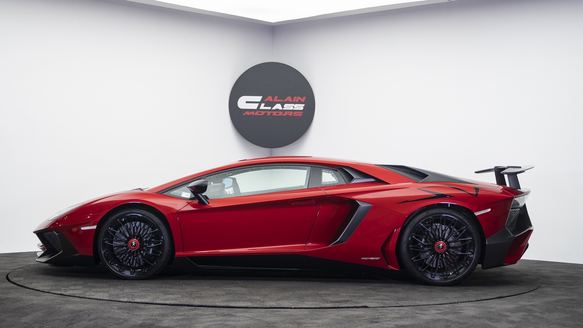 2016 Lamborghini Aventador LP750-4 SV – 1 of 600, 10/19