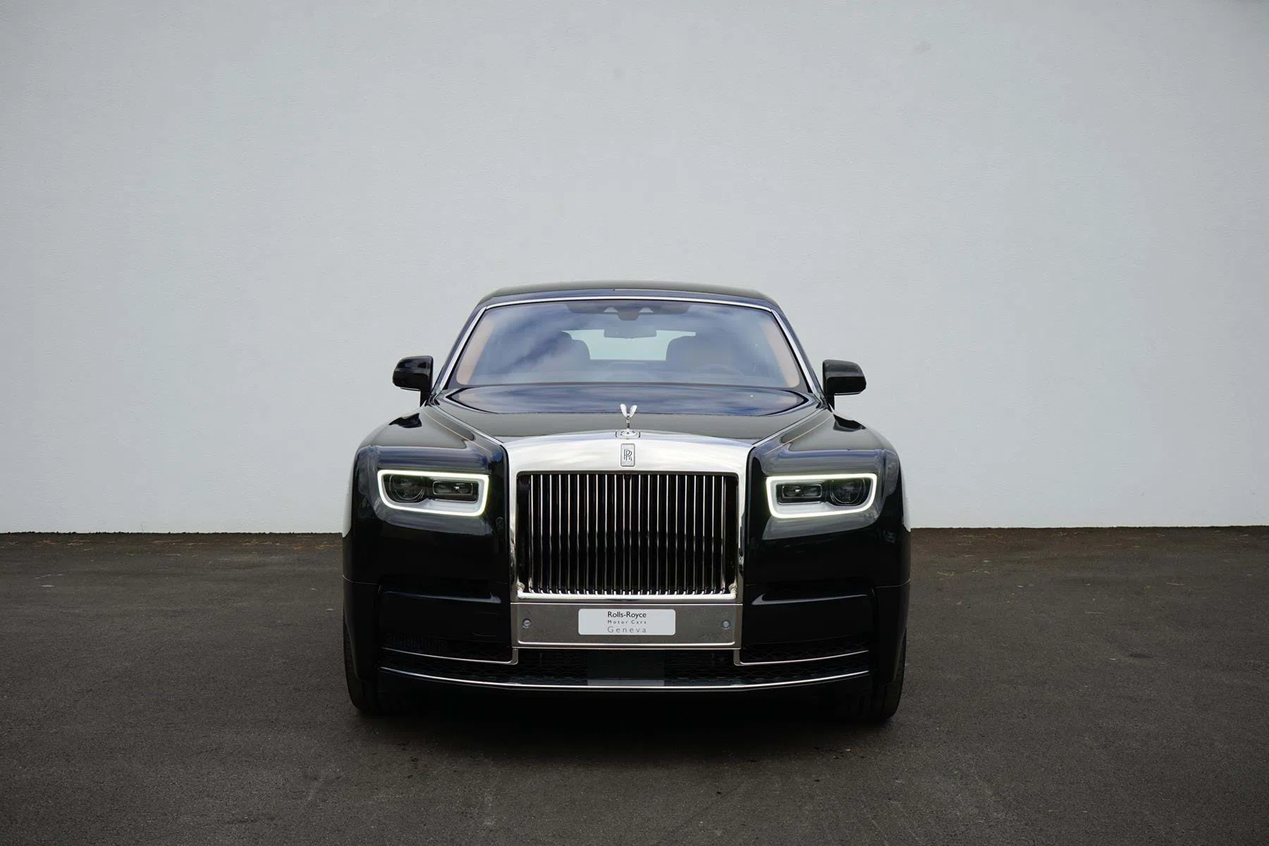 2019 Rolls-Royce Phantom VIII Extended Wheelbase for sale, exterior, Infinity Black