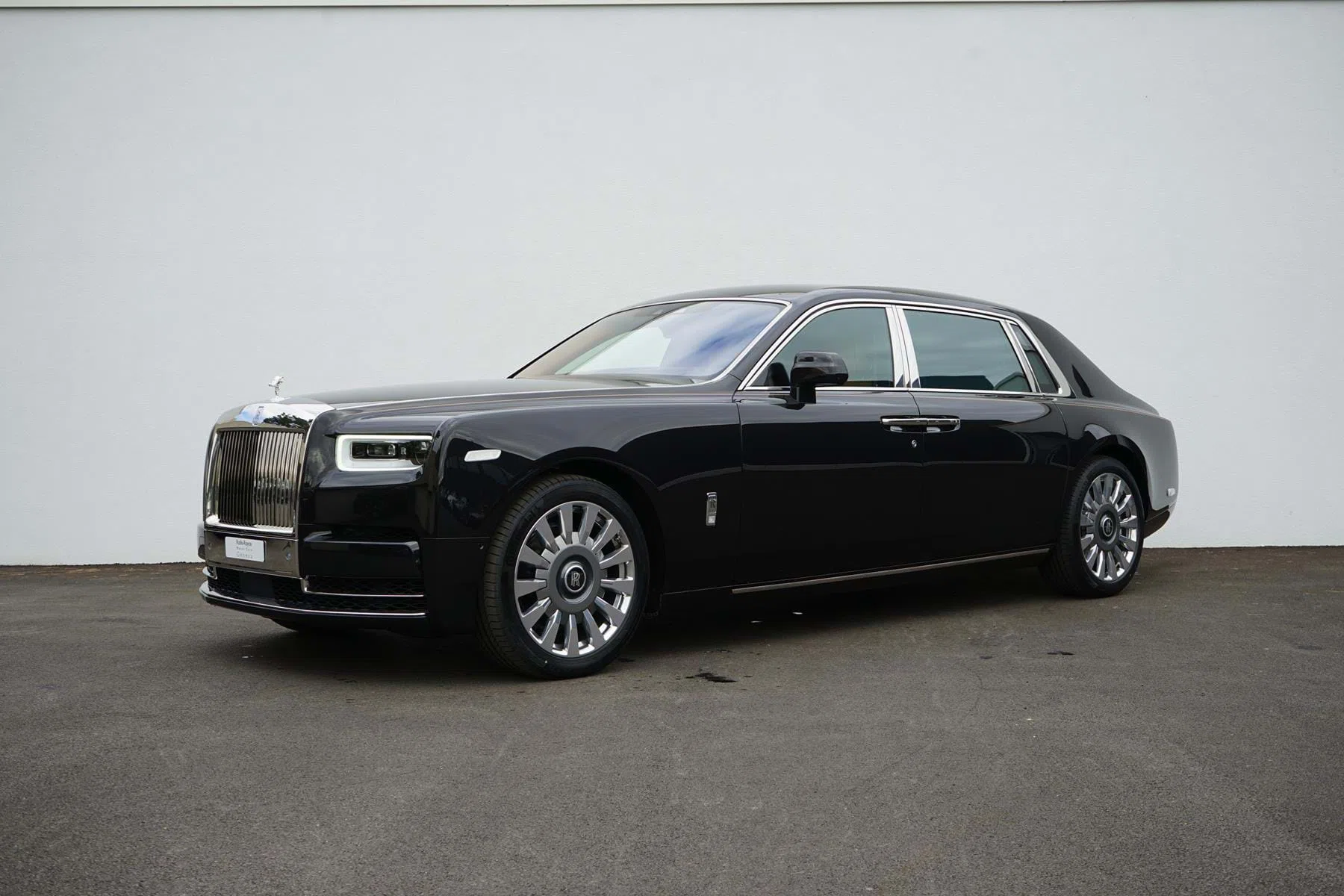 2019 Rolls-Royce Phantom VIII Extended Wheelbase for sale, exterior, Infinity Black