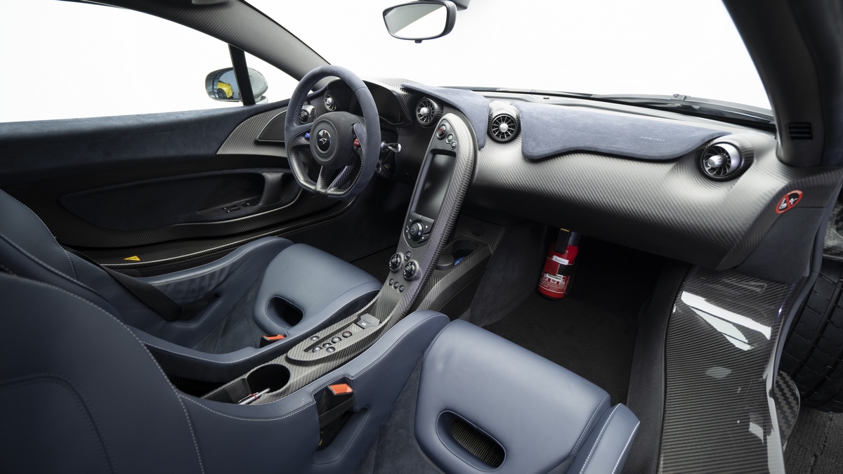 2015 McLaren P1, 4/18
