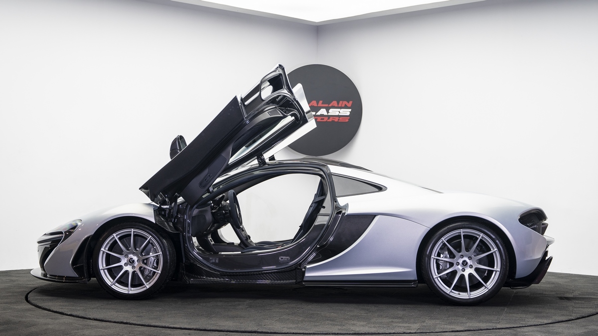 2015 McLaren P1, 7/18