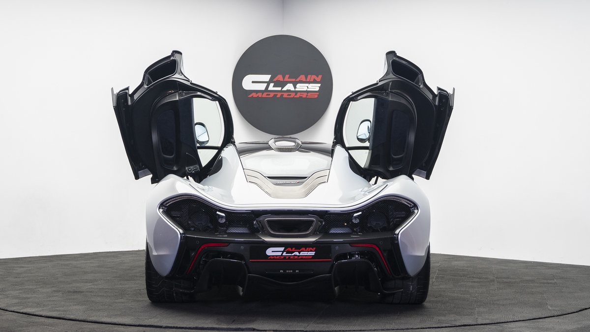 2015 McLaren P1, 10/18