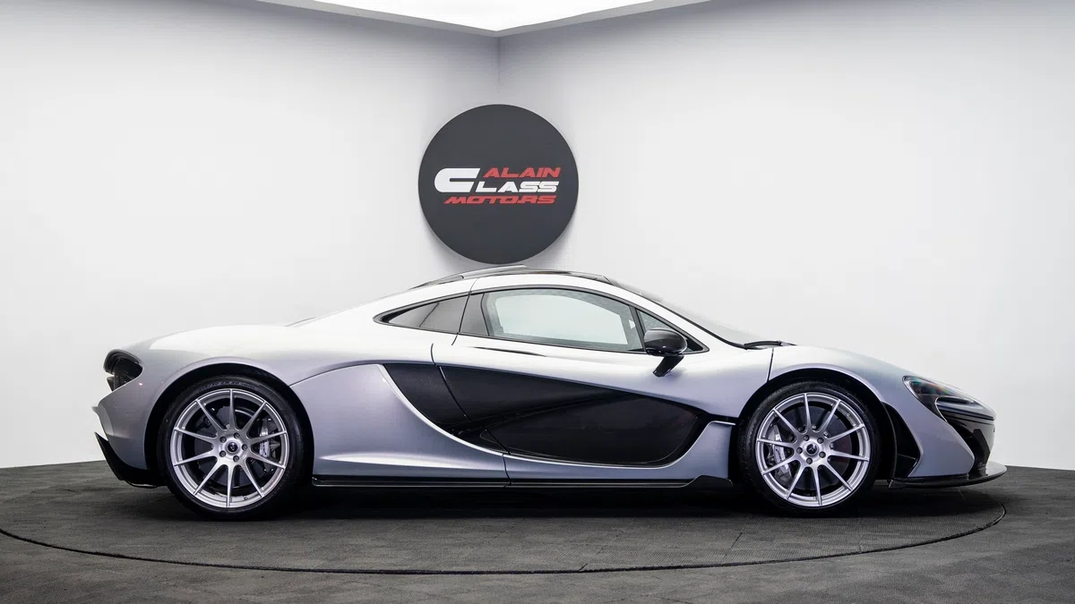 2015 McLaren P1, side profile