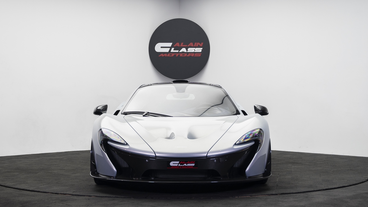 2015 McLaren P1, 17/18