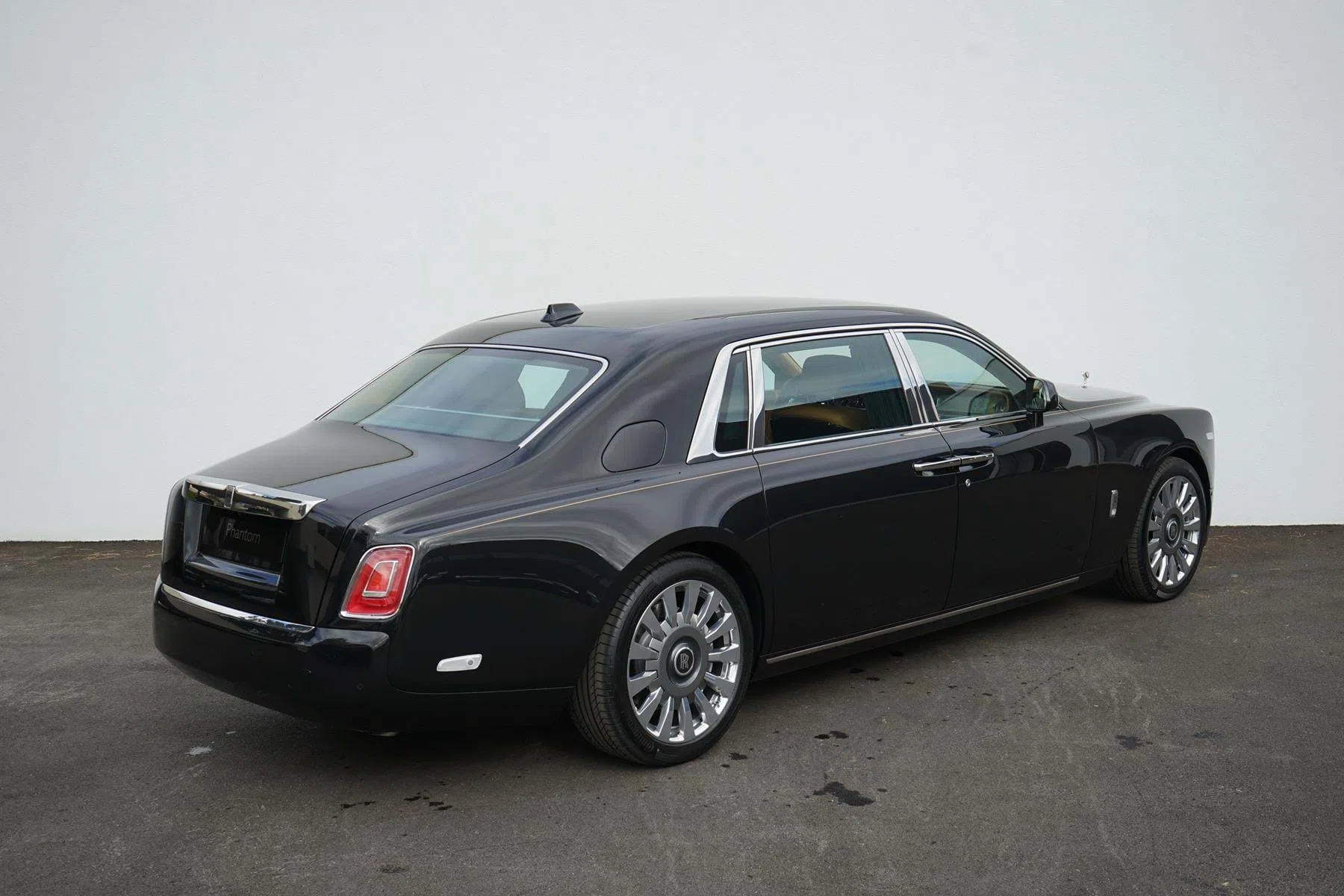 2019 Rolls-Royce Phantom VIII Extended Wheelbase for sale, exterior, Infinity Black