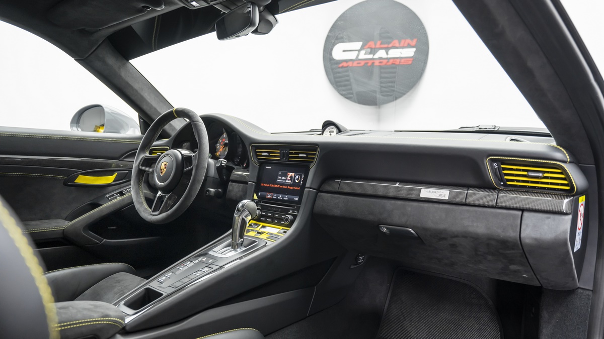 2019 Porsche 911 GT2 RS Weissach, 3/20