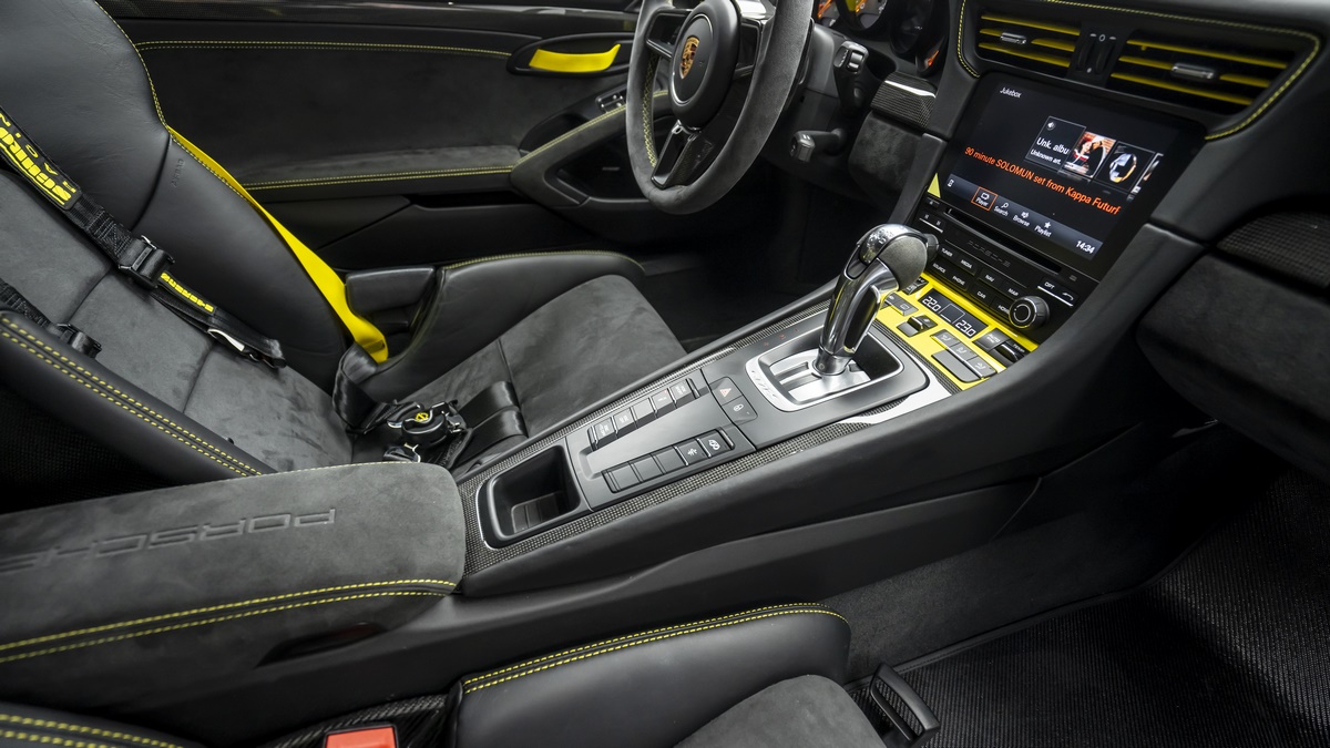 2019 Porsche 911 GT2 RS Weissach, 4/20