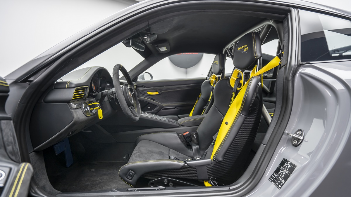 2019 Porsche 911 GT2 RS Weissach, 9/20