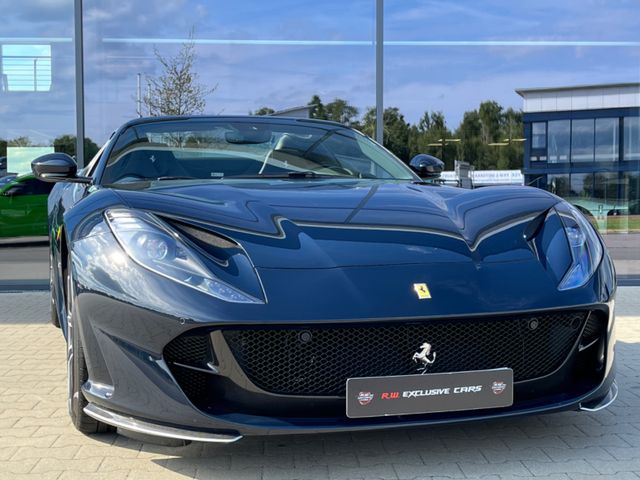 2021 Ferrari 812 GTS, 2/17