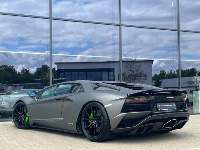 2019 Lamborghini Aventador S, 6/20
