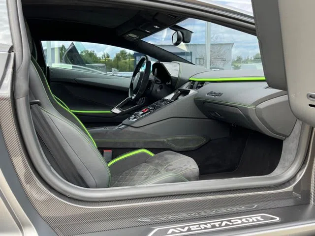 2019 Lamborghini Aventador S interior, Black