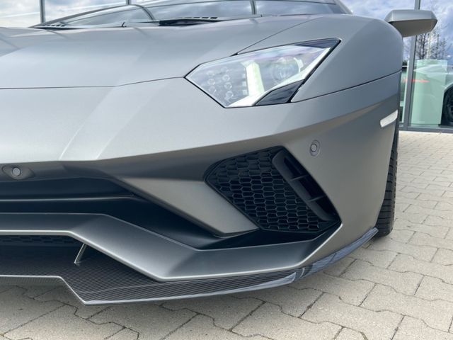 2019 Lamborghini Aventador S, 18/20