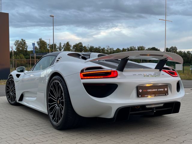 2015 Porsche 918 Spyder, 3/9