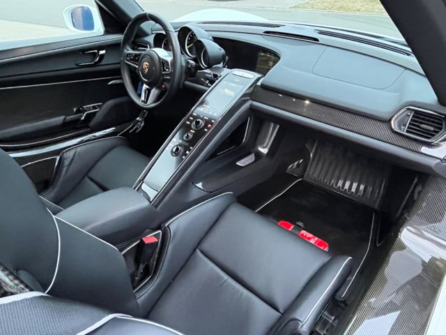 2015 Porsche 918 Spyder, 4/9