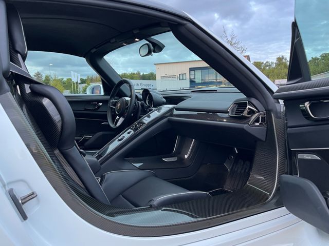 2015 Porsche 918 Spyder, 6/9