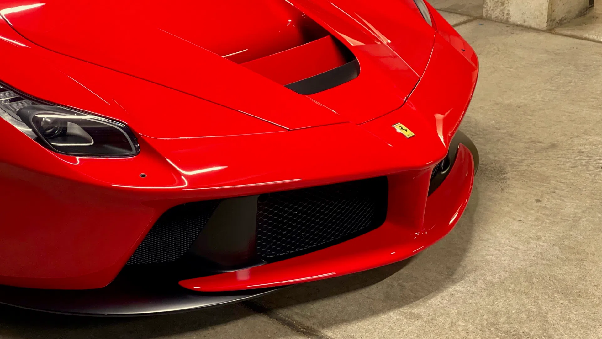 2015 Ferrari LaFerrari for sale, exterior, Rosso Corsa