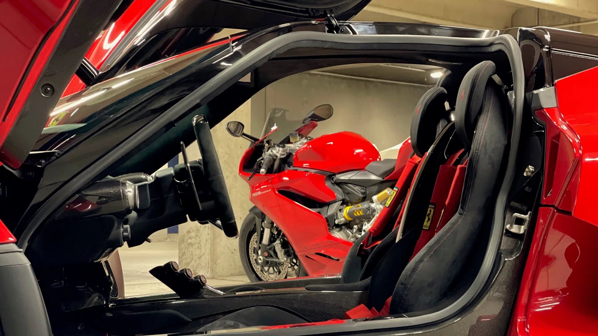 2015 Ferrari LaFerrari for sale, exterior, Rosso Corsa
