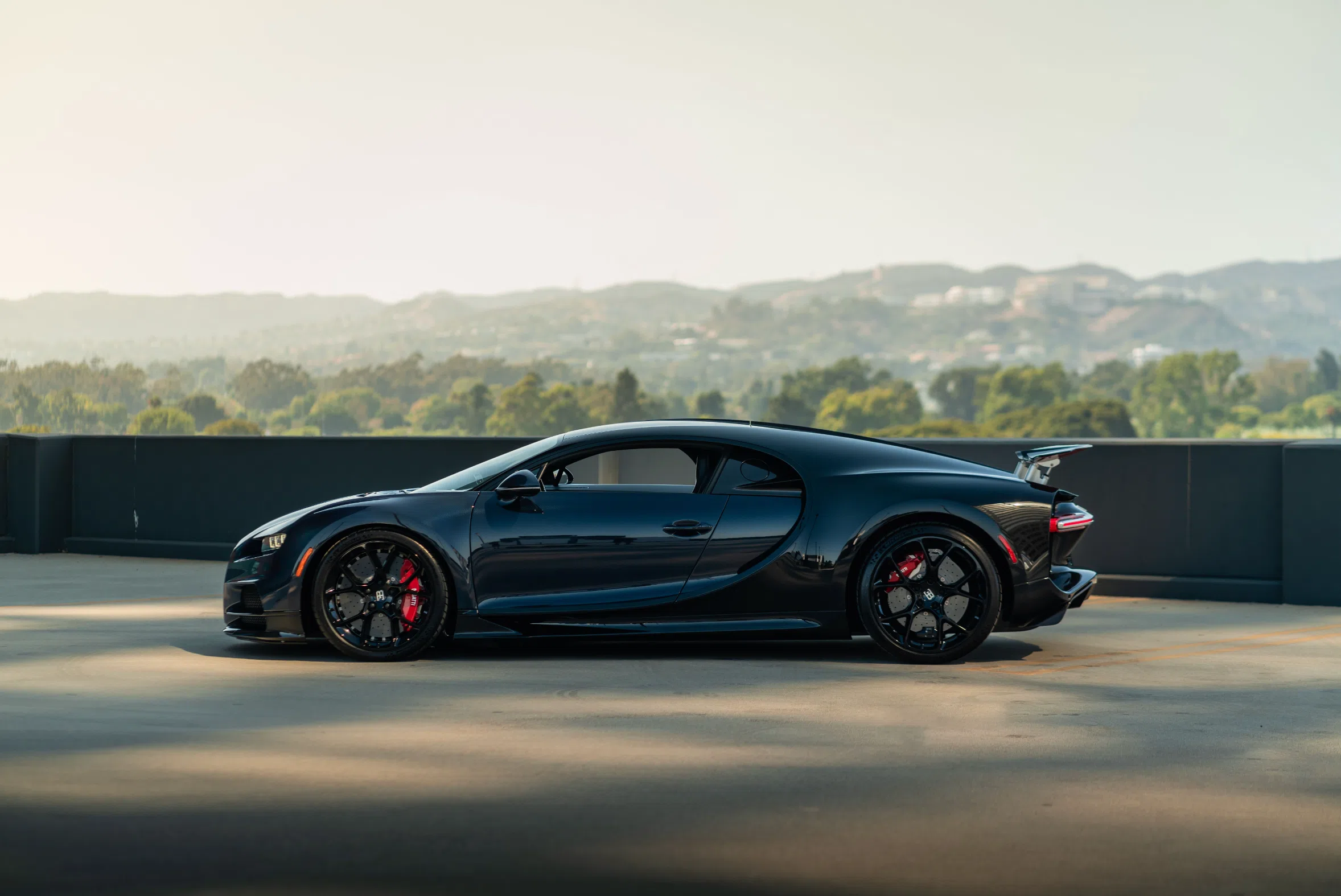 2018 Bugatti Chiron, side profile, Black and Blue Carbon