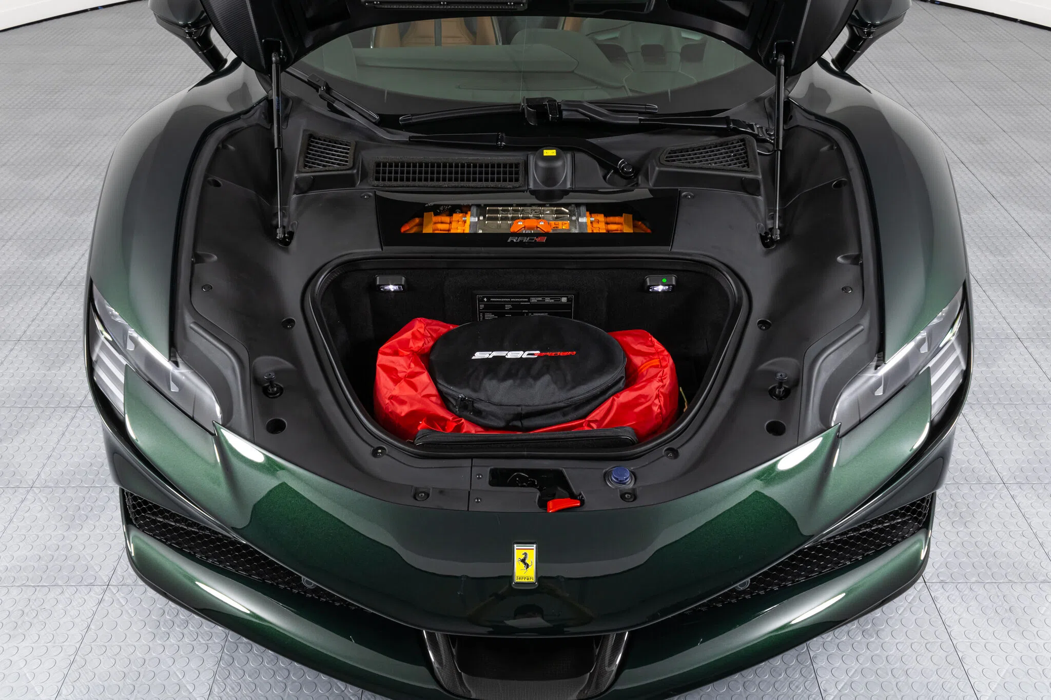 2022 Ferrari SF90 Spider trunk