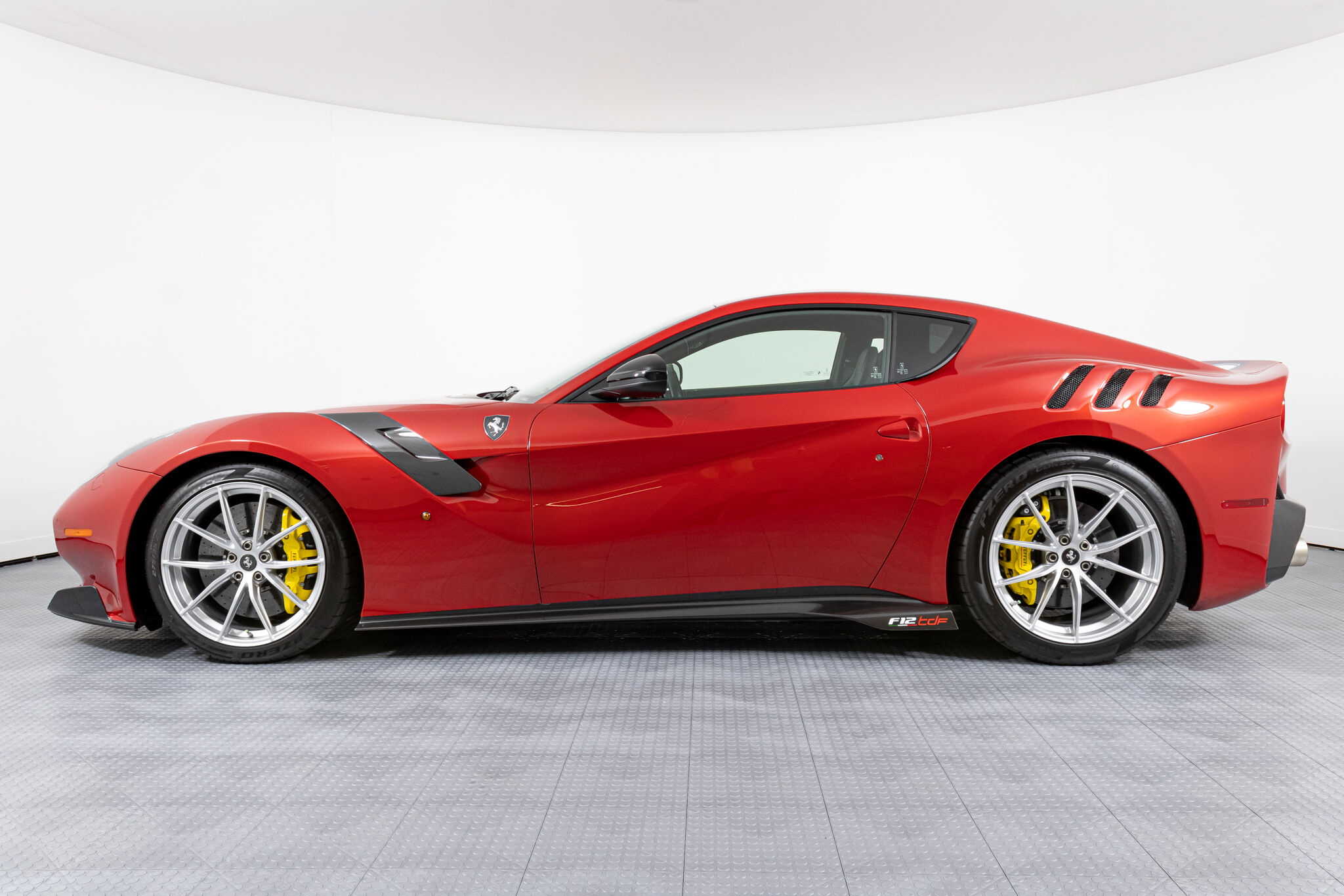 2016 Ferrari F12 TDF, 17/20