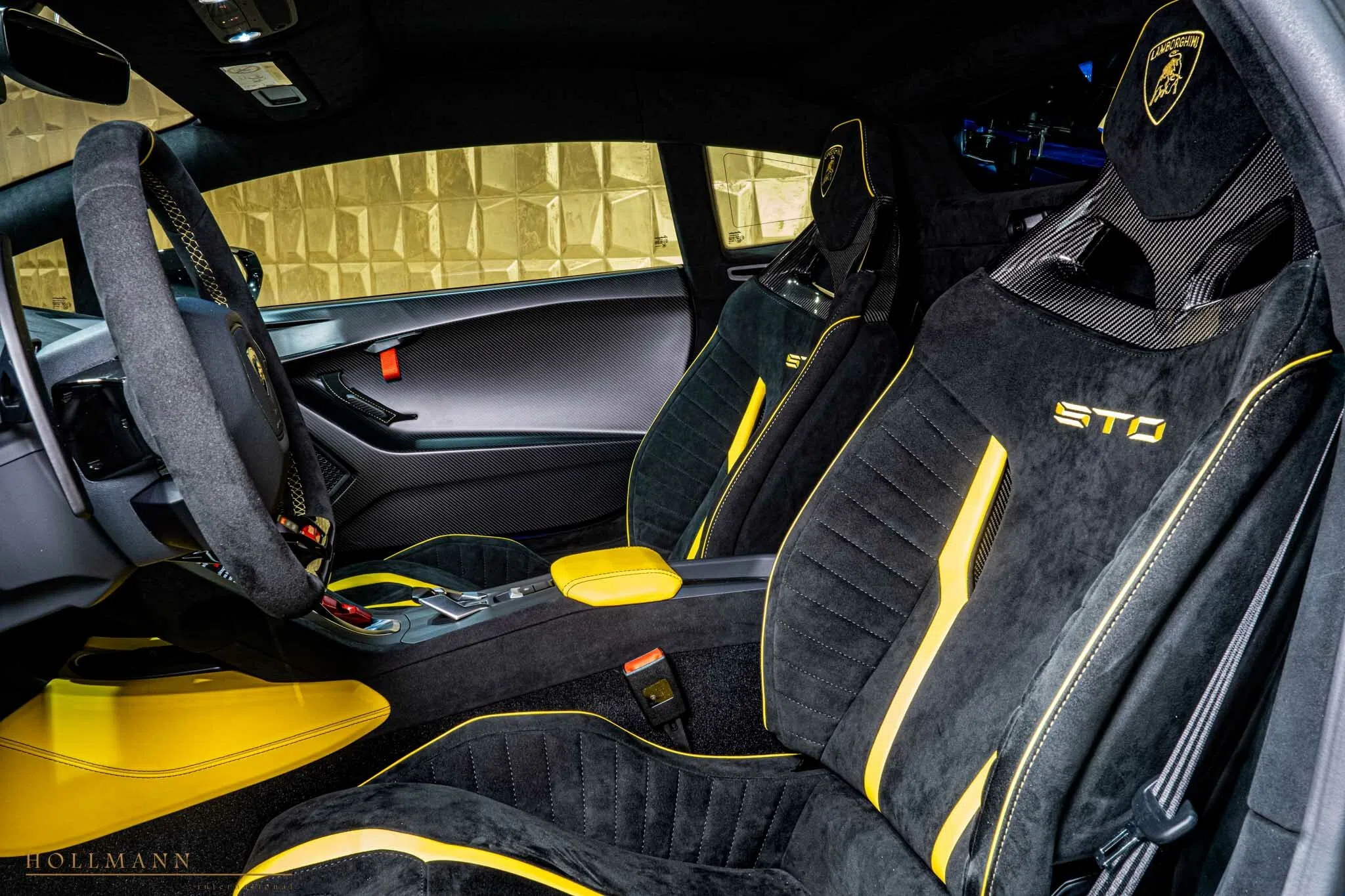 2022 Lamborghini Huracán STO interior, seats