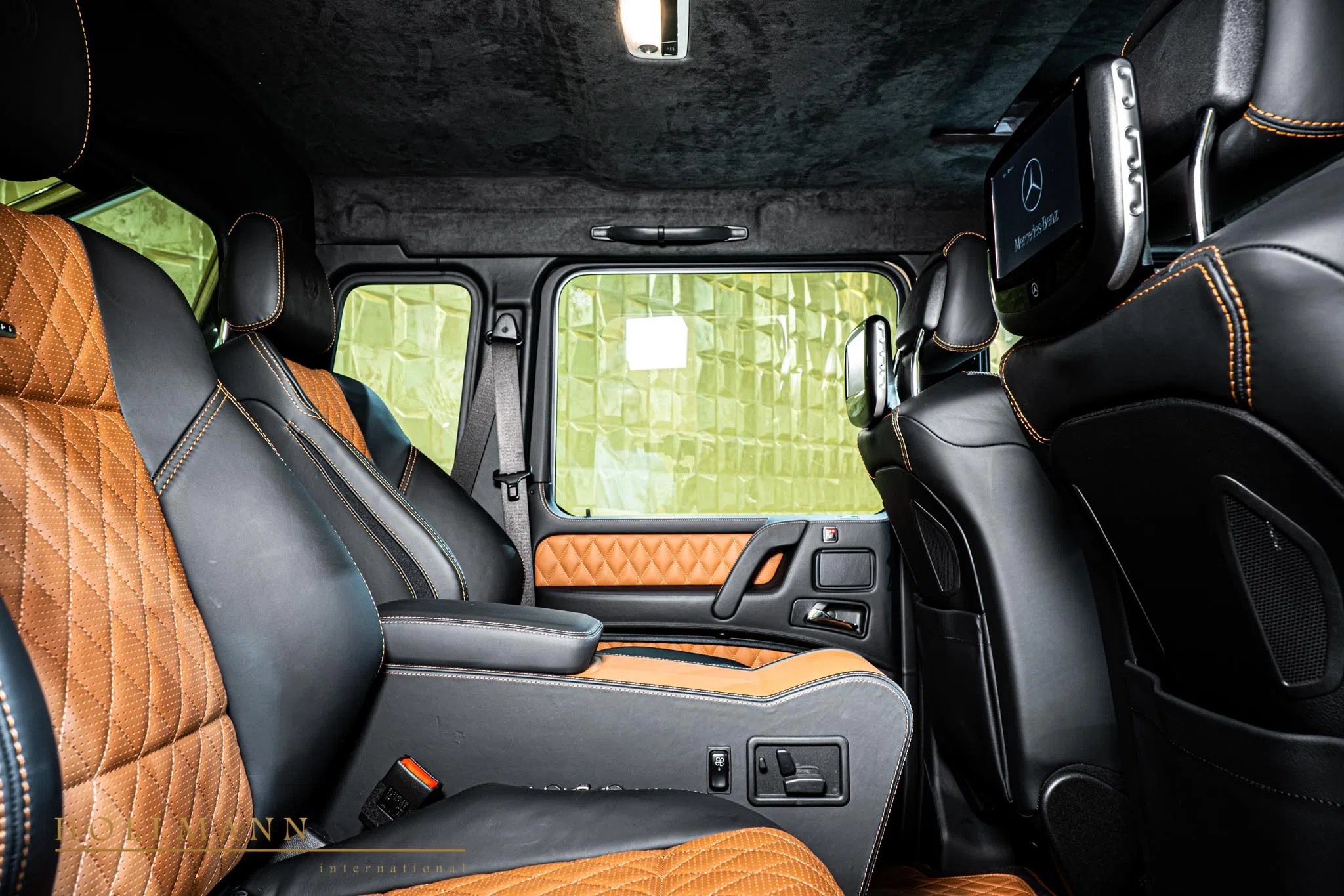 2022 BRABUS G 700 6x6 interior, seats