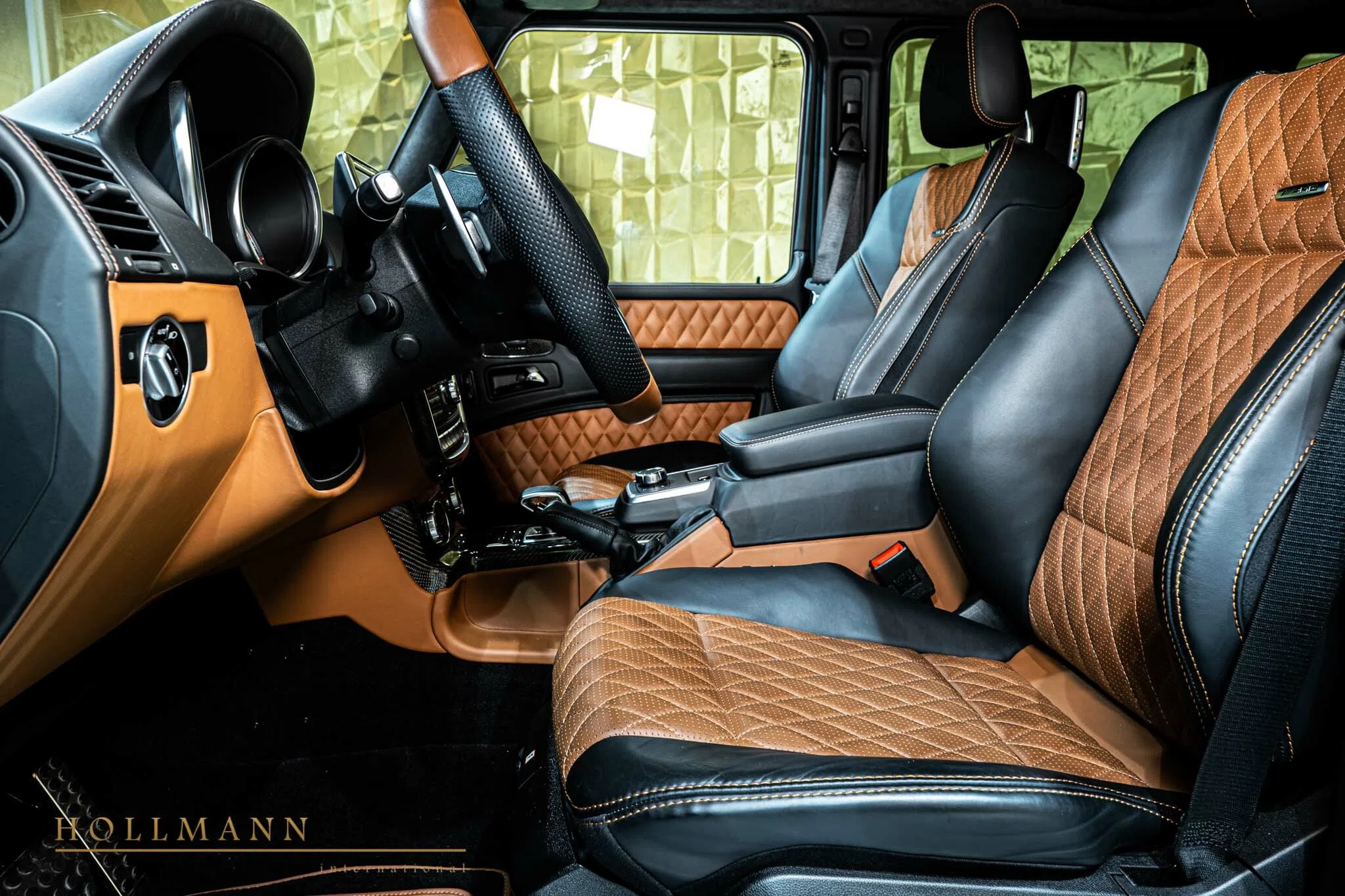 2022 BRABUS G 700 6x6 interior, seats