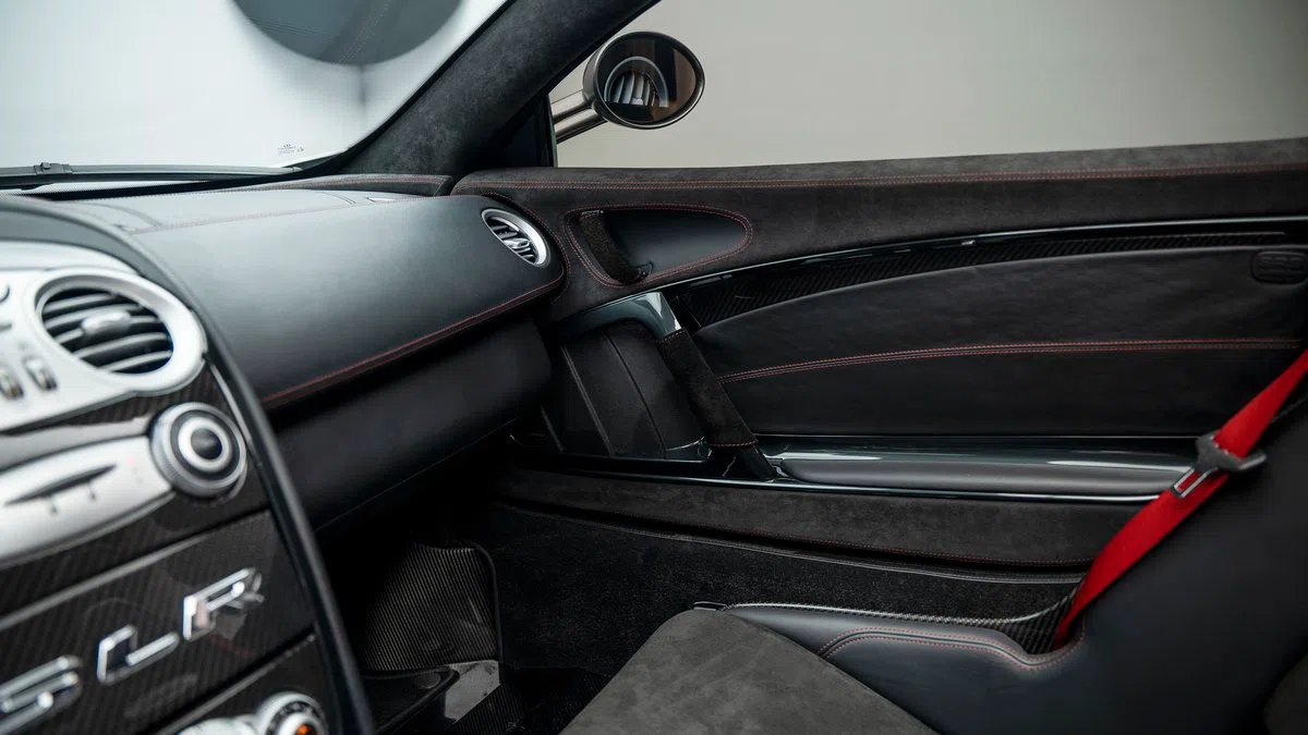 2009 Mercedes-Benz SLR McLaren 722s Roadster interior, door panel