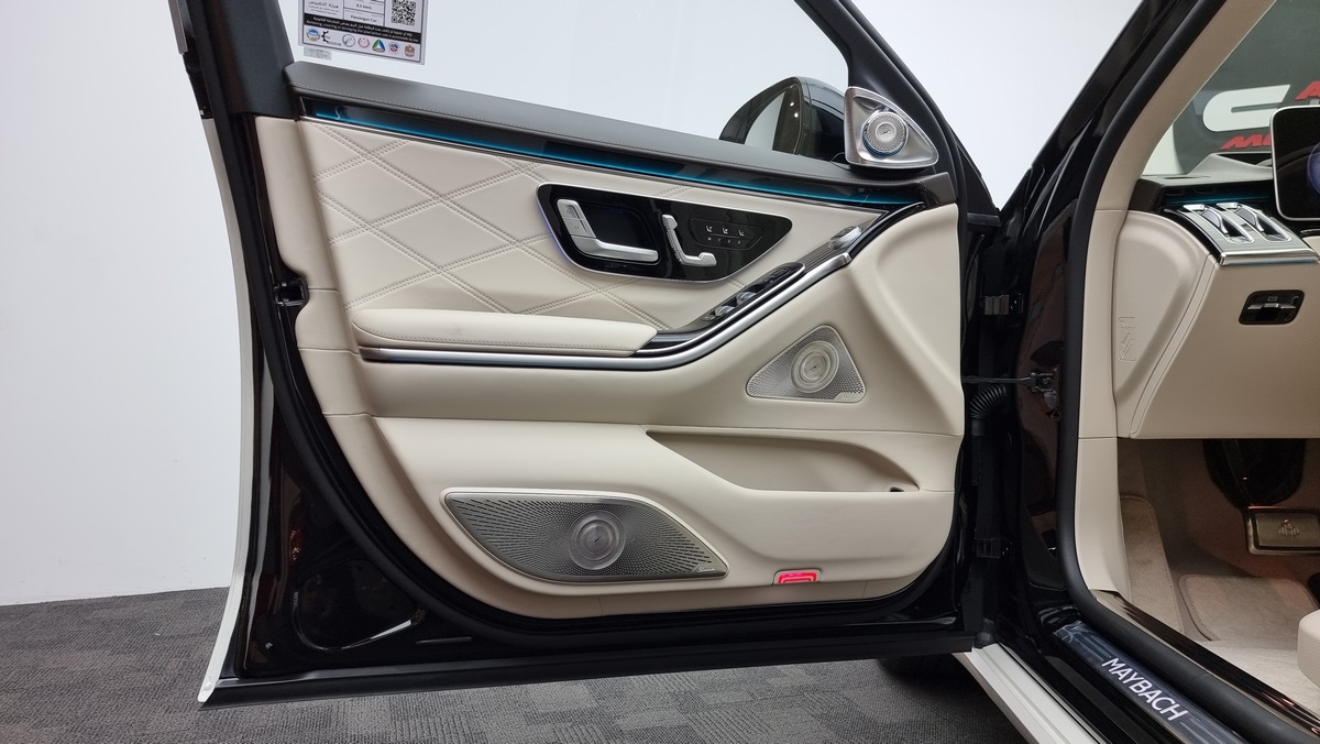 2022 Mercedes-Maybach S680, 17/20