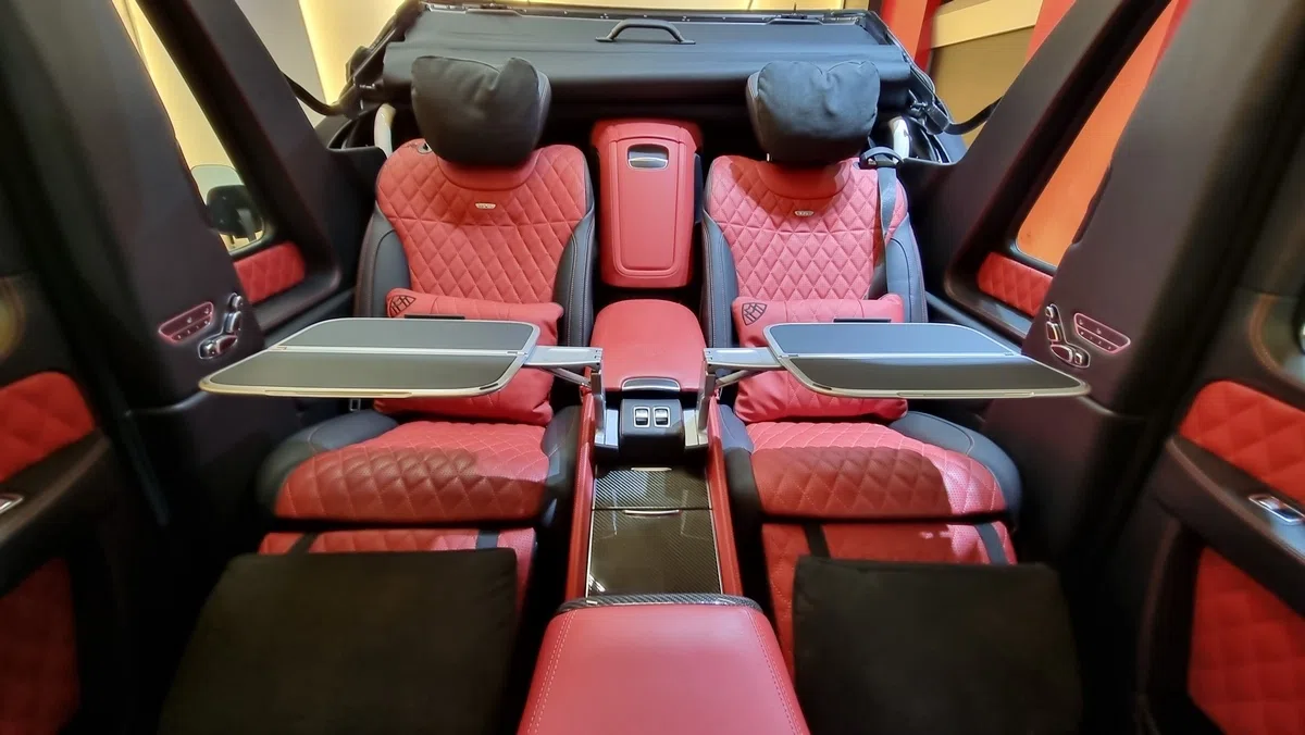 2018 Mercedes-Maybach G650 Landaulet interior, seats