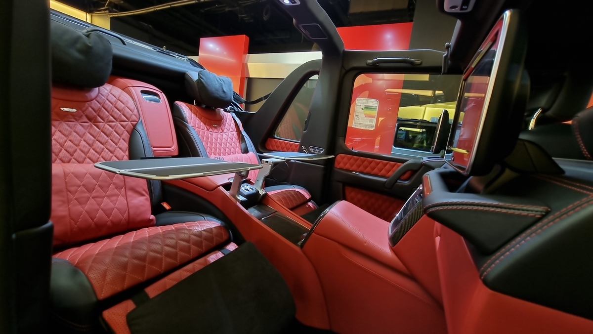 2018 Mercedes-Maybach G650 Landaulet, 6/24