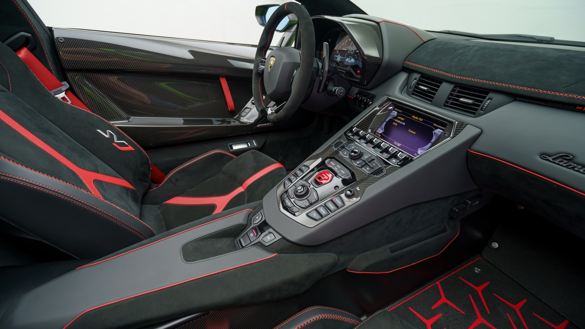 2021 Lamborghini Aventador SVJ Roadster – 1 of 800, 6/20